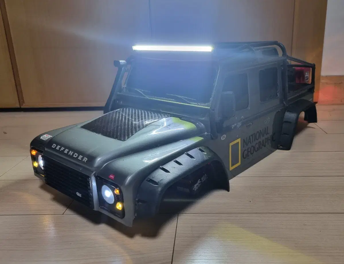 [RC카]1/10트라이얼용 풀led 디펜더 픽업 바디 trx4 scx10